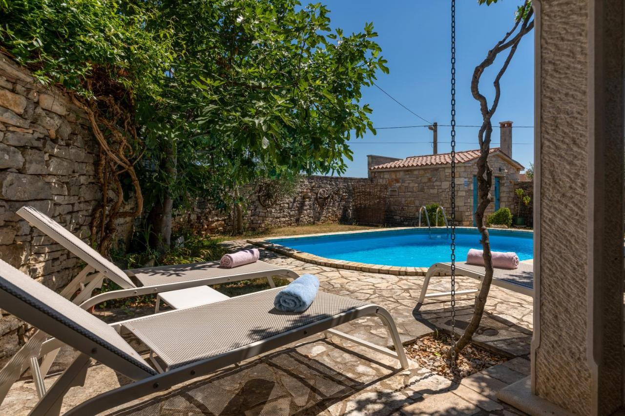 Villa Janko Sveti Lovreč Pazenatički Bagian luar foto