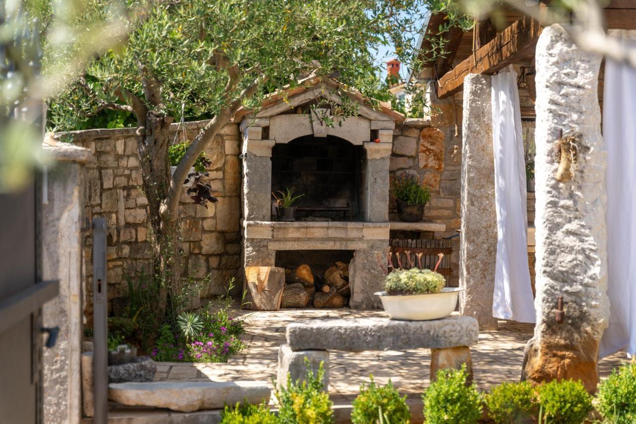 Villa Janko Sveti Lovreč Pazenatički Bagian luar foto