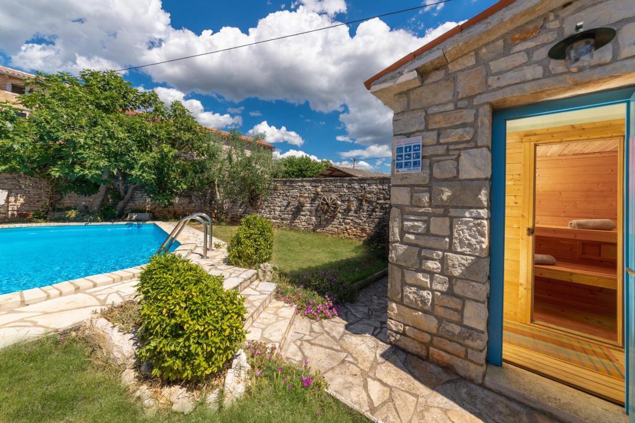 Villa Janko Sveti Lovreč Pazenatički Bagian luar foto