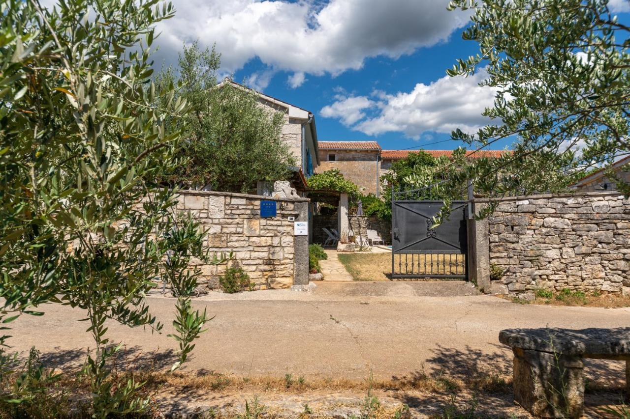 Villa Janko Sveti Lovreč Pazenatički Bagian luar foto