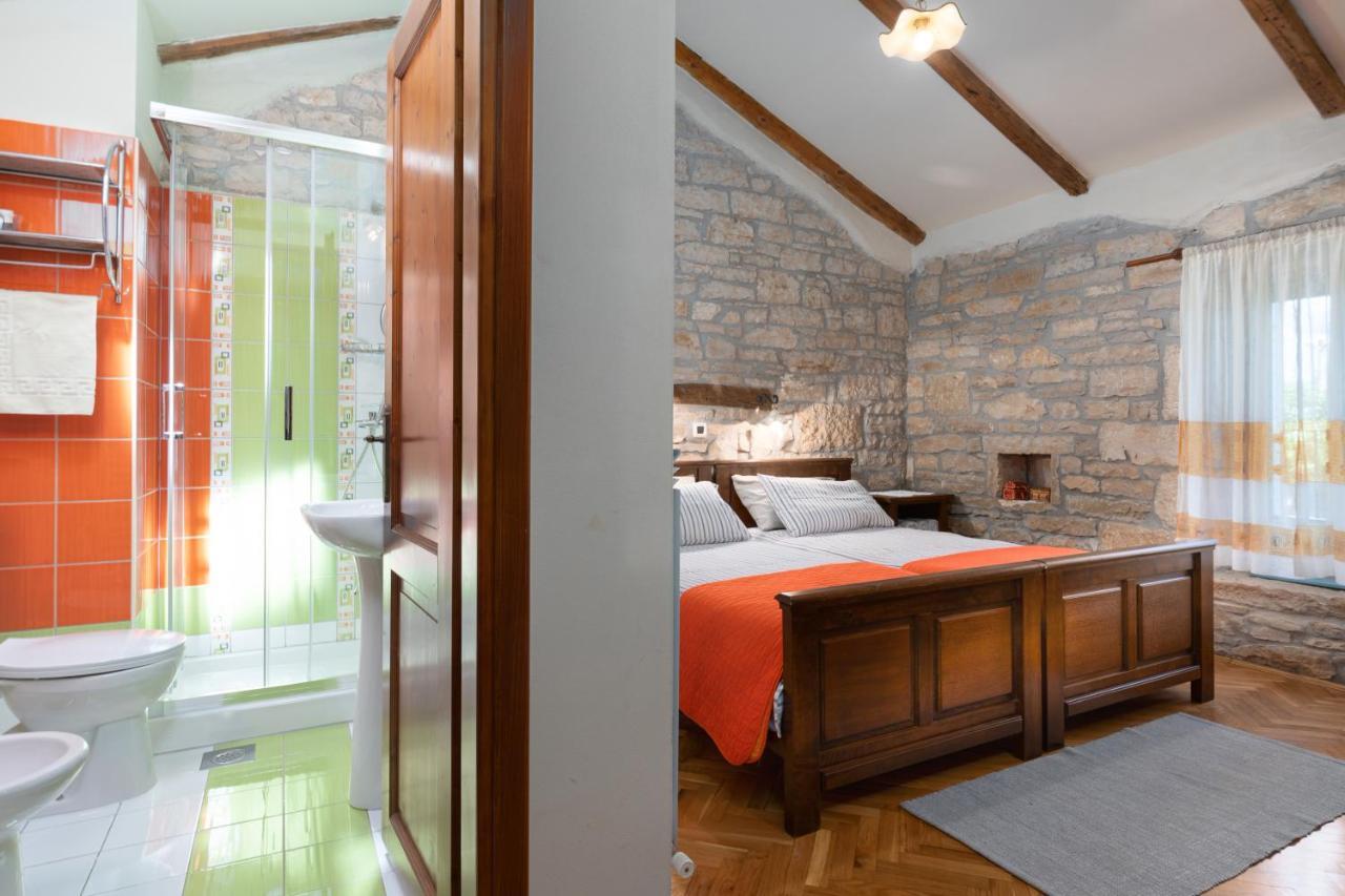 Villa Janko Sveti Lovreč Pazenatički Bagian luar foto